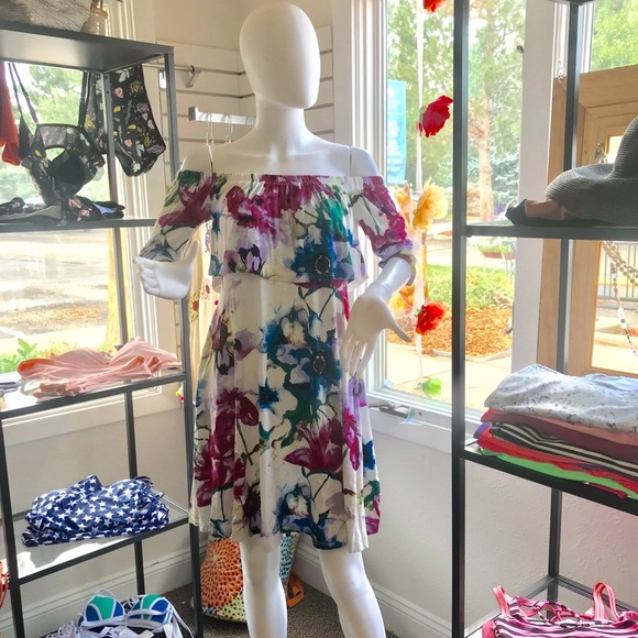 Off the shoulder Floral Midi Dress - Picture 6 of 6